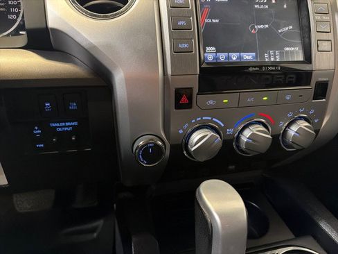 Used 2016 Toyota Tundra SR5 w/ SR5 Upgrade Package image 19