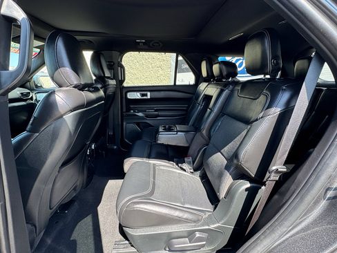 Used 2020 Ford Explorer ST w/ ST Street Pack image 21