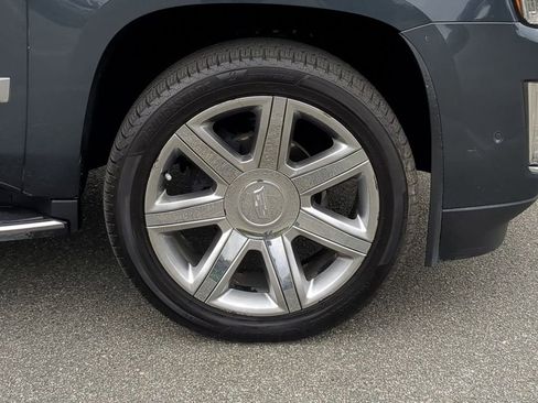 Used 2019 Cadillac Escalade Luxury image 10