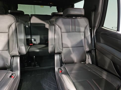 Used 2022 Chevrolet Tahoe RST w/ Sport Performance Package AWD/4WD image 14