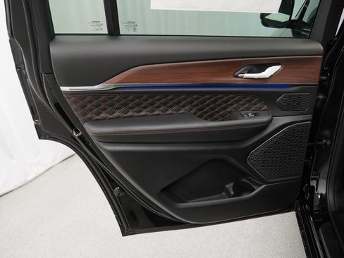 New 2025 Jeep Grand Cherokee L Summit image 31