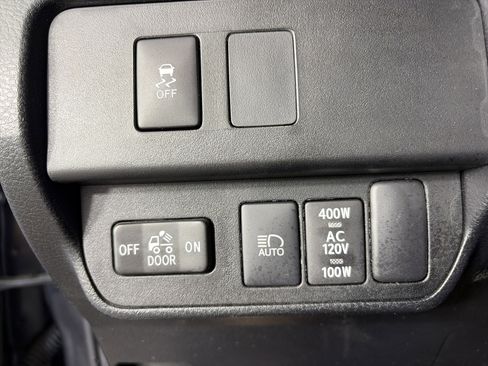 Used 2023 Toyota Tacoma TRD Off-Road image 26