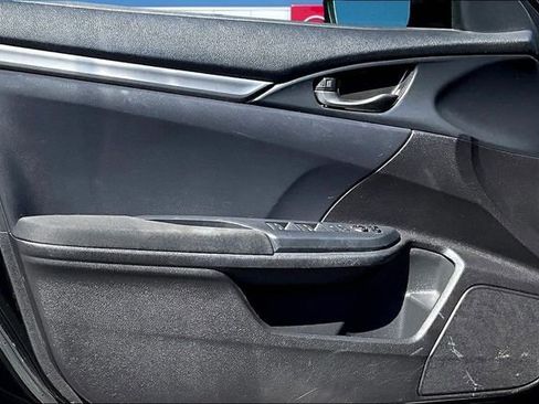 Used 2018 Honda Civic Sport image 17