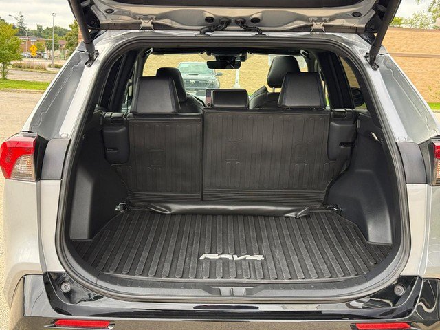 Used 2025 Toyota RAV4 XSE w/ Weather Package AWD/4WD image 9