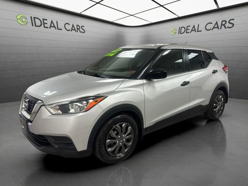 Used 2020 Nissan Kicks S FWD image 1