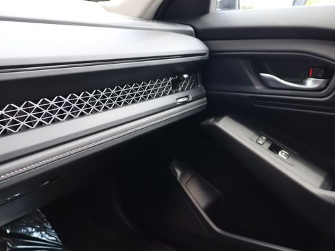 Used 2025 Honda Accord SE image 40