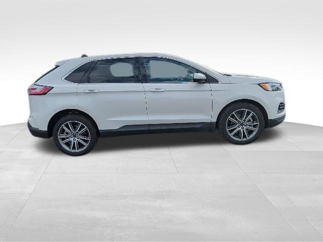 Used 2024 Ford Edge Titanium w/ Equipment Group 301A AWD/4WD image 2