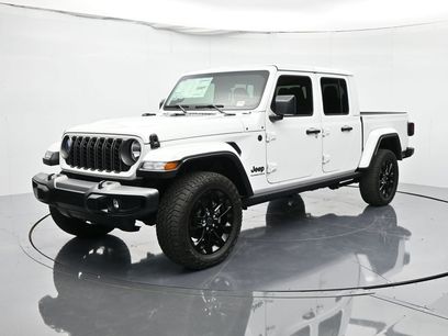 New 2025 Jeep Gladiator Sport