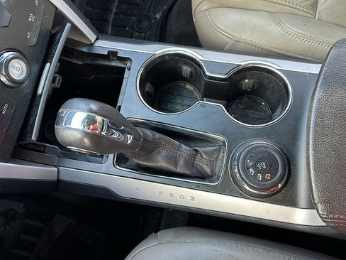 Used 2015 Ford Explorer XLT w/ Equipment Group 202A image 29