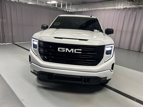 Used 2025 GMC Sierra 1500 Elevation AWD/4WD image 2