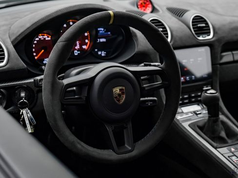 Used 2024 Porsche 718 Cayman GT4 RS image 39