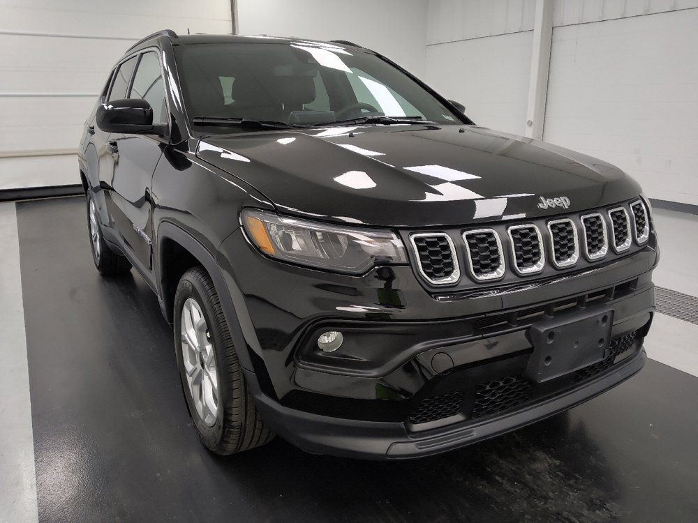 Used 2025 Jeep Compass Latitude AWD/4WD image 13