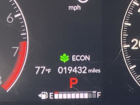 Used 2025 Honda HR-V Sport image 28