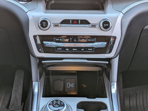 Used 2024 Ford Explorer XLT w/ Equipment Group 202A image 32