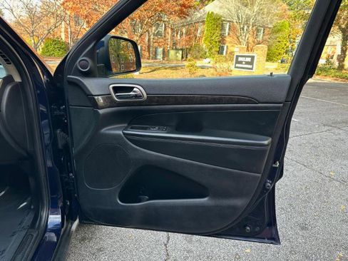 Used 2013 Jeep Grand Cherokee Laredo image 40