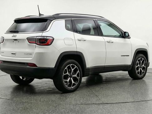 Used 2025 Jeep Compass Limited AWD/4WD image 9