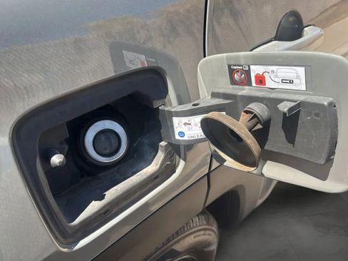 Used 2020 Jeep Renegade Altitude FWD image 37