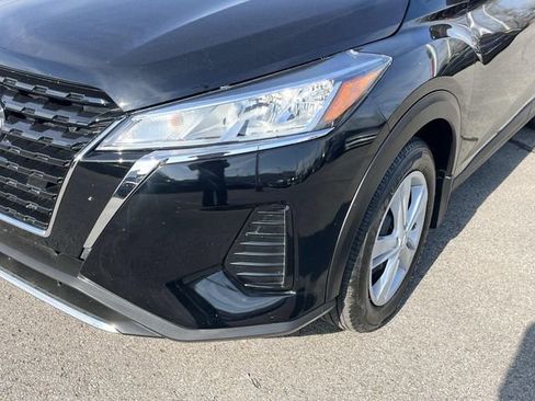 Certified 2025 Nissan Kicks Play S FWD image 9