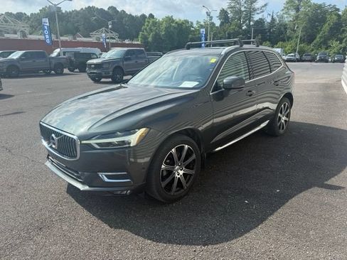 Used 2018 Volvo XC60 T5 Inscription w/ Luxury Seat Package AWD/4WD image 2