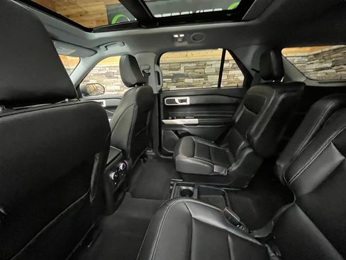 Used 2021 Ford Explorer XLT w/ Equipment Group 202A AWD/4WD image 48