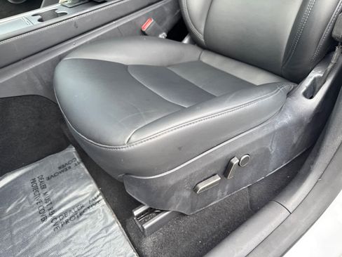 Used 2025 Tesla Model Y Performance image 16