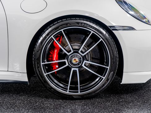 Used 2022 Porsche 911 Turbo image 8