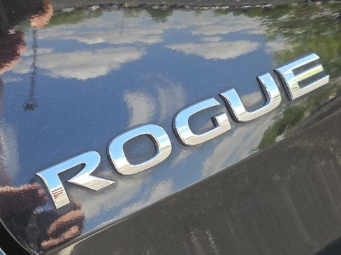 Used 2018 Nissan Rogue SL FWD image 14