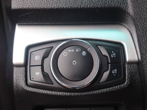 Used 2017 Ford Explorer XLT w/ Equipment Group 201A AWD/4WD image 61