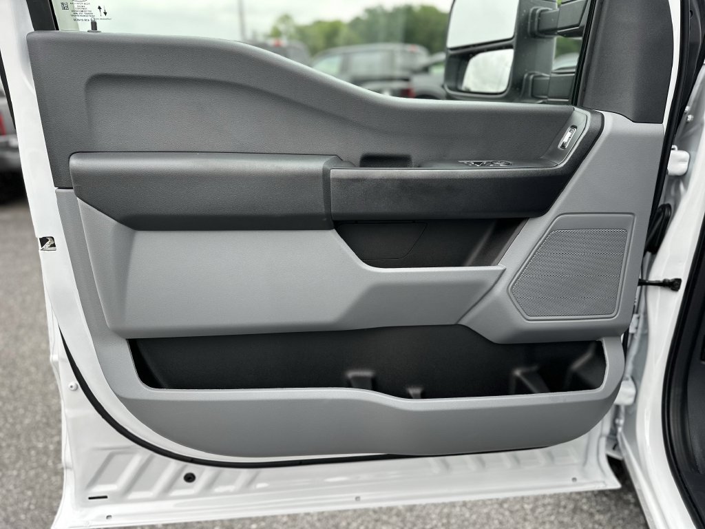 New 2025 Ford F250 XL RWD image 11