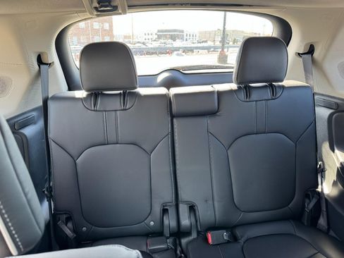 Certified 2025 Honda Pilot Elite image 12