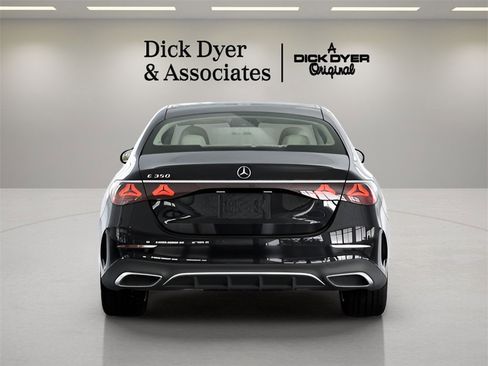 Used 2025 Mercedes-Benz E 350 Sedan image 15