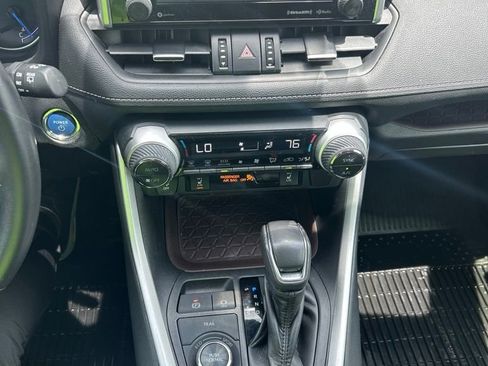 Used 2019 Toyota RAV4 Limited AWD/4WD image 16