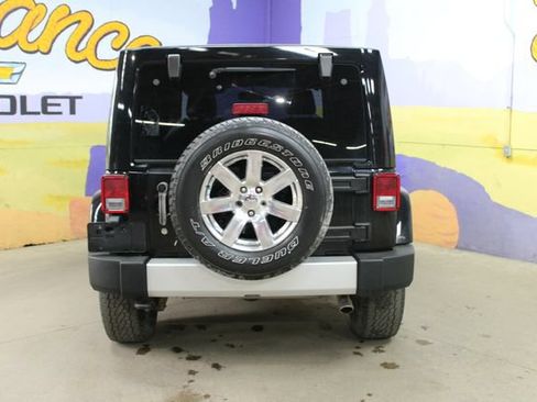 Used 2013 Jeep Wrangler Unlimited Sahara w/ Dual Top Group AWD/4WD image 7