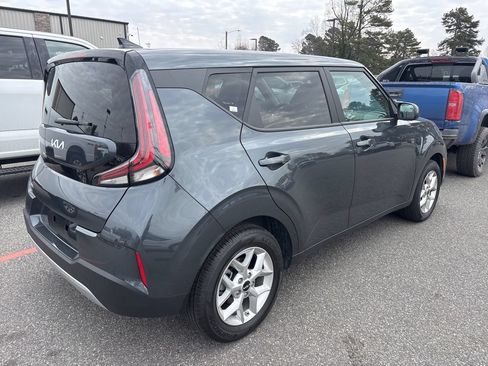 Used 2025 Kia Soul S FWD image 8
