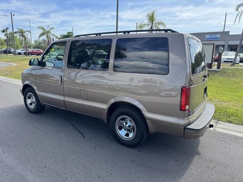 Used 2002 Chevrolet Astro image 3