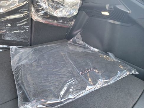 New 2025 Nissan Ariya AWD image 39