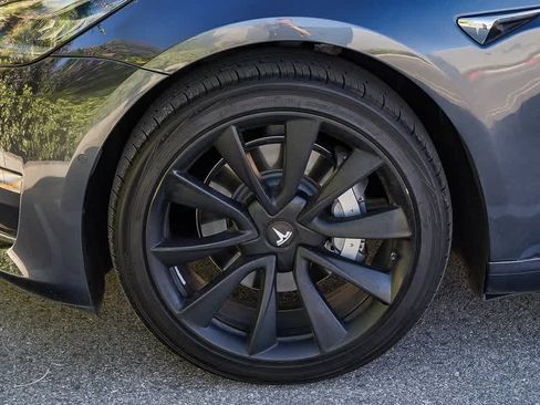 Used 2018 Tesla Model 3 Long Range image 10