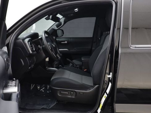 Used 2023 Toyota Tacoma TRD Off-Road image 5