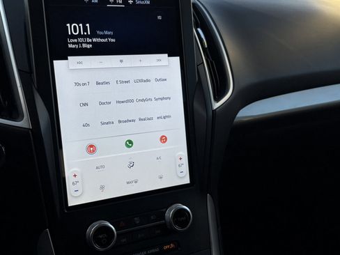 Used 2023 Ford Edge SE image 5