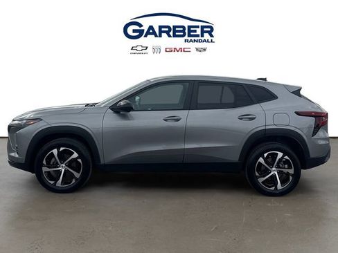 Certified 2024 Chevrolet Trax RS w/ Driver Confidence Package FWD image 2