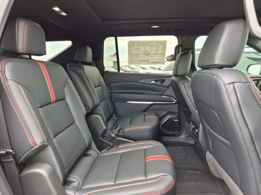 New 2026 Chevrolet Traverse RS w/ LPO, Floor Liner Package FWD image 30