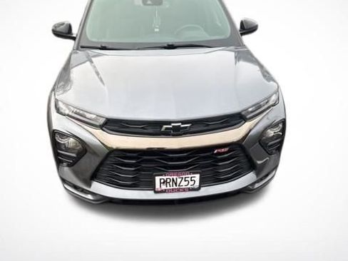 Used 2021 Chevrolet TrailBlazer RS w/ Sun and Liftgate Package image 2