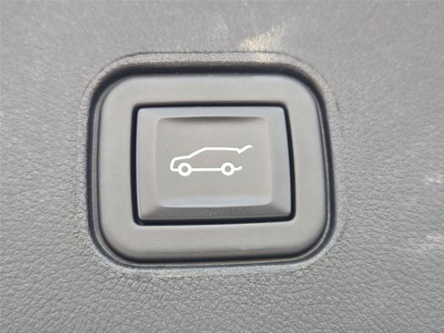 Used 2024 Cadillac Lyriq Sport AWD/4WD image 31
