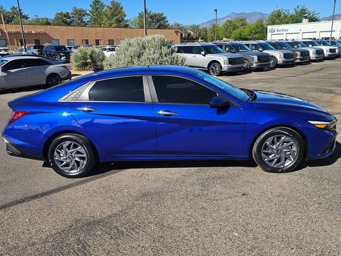 Used 2024 Hyundai Elantra SEL FWD image 6