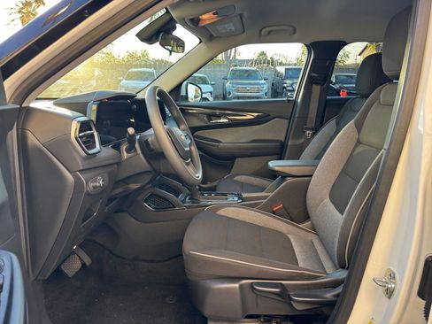 Used 2025 Chevrolet TrailBlazer LT image 27