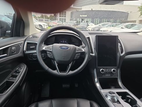 Used 2022 Ford Edge Titanium AWD/4WD image 15