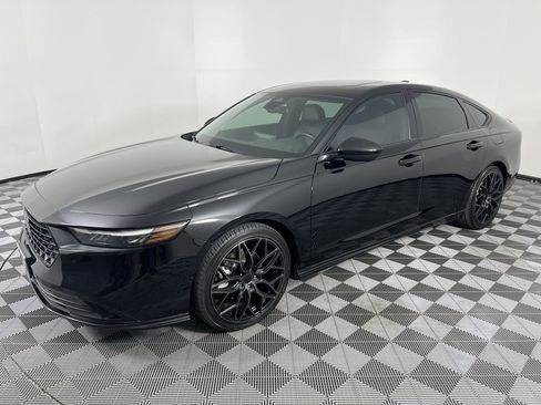 Used 2023 Honda Accord Sport image 8