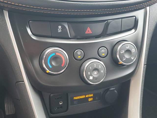 Used 2022 Chevrolet Trax LT w/ Driver Confidence Package AWD/4WD image 22