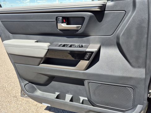 Used 2025 Toyota Tundra Limited image 14