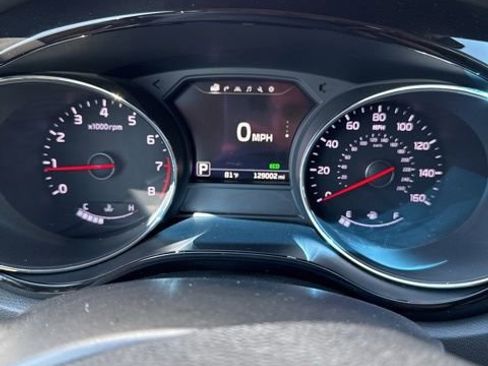Used 2018 Kia Sedona SX Limited FWD image 11